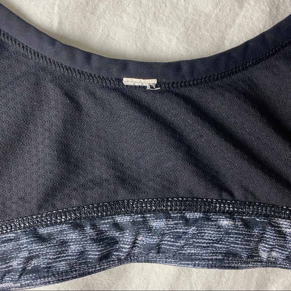 Lululemon Drop It Like It's Hot Sports Bra Size 6 - Picture 12 of 16